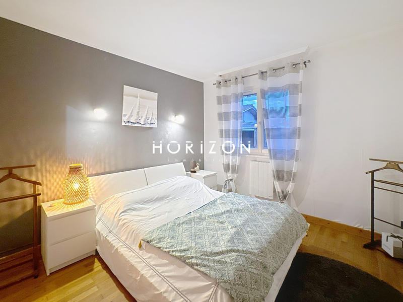 Villa - 180 m² - 8 pièces