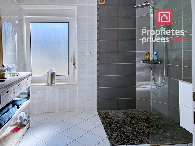 Maison - 319 m² - 7 pièces