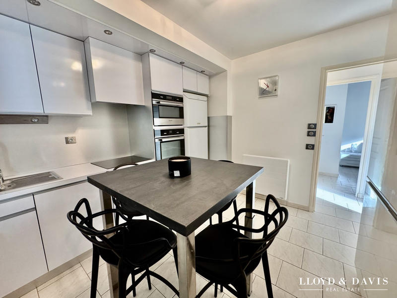 Maison - 236 m² - 7 pièces