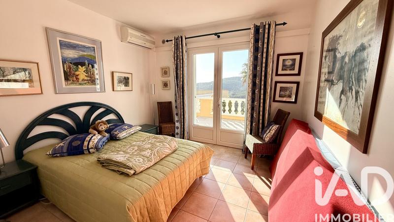 Maison - 177 m² - 6 pièces