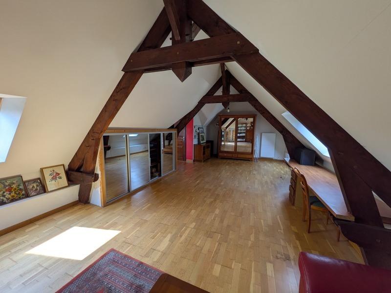 Propriété - 439 m² - 19 pièces