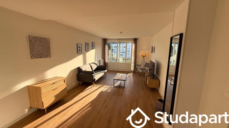 Chambre - 14 m² - 1 pièce