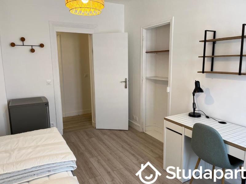 Chambre - 12 m² - 1 pièce