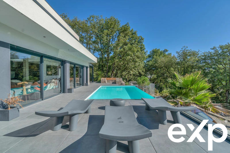 Maison - 160 m² - 6 pièces