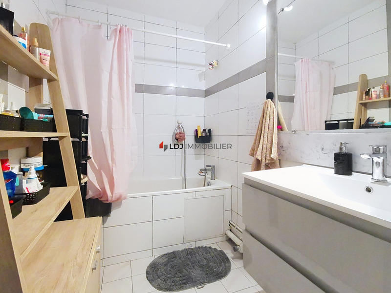 Appartement - 90 m² - 4 pièces