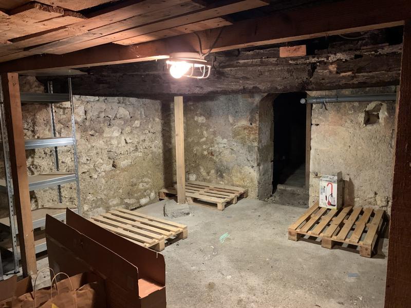 Fonds de commerce - Local commercial - 169 m²