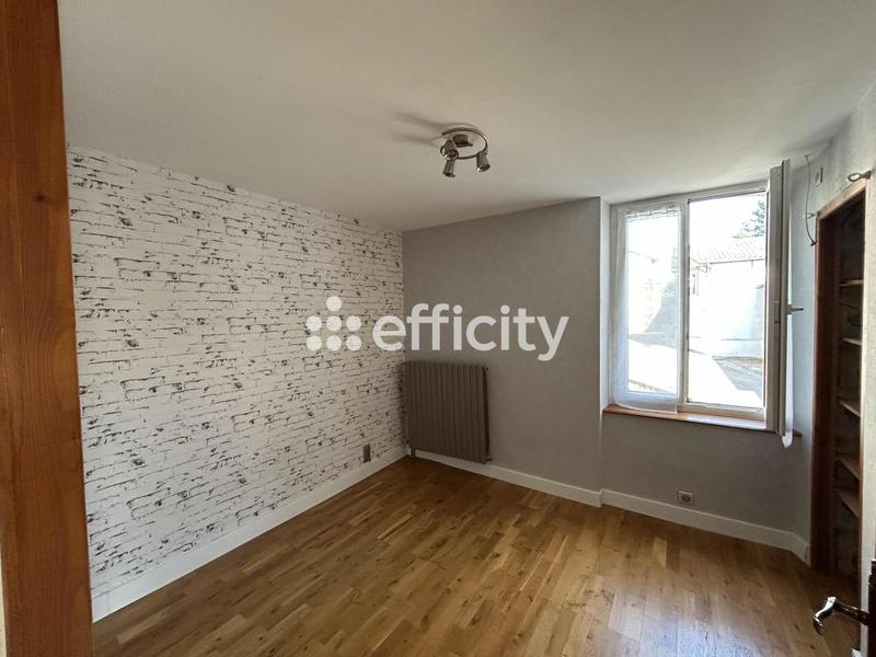 Maison - 200 m² - 4 pièces