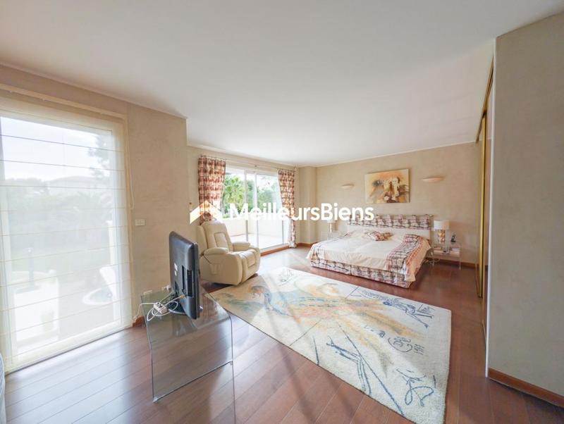 Villa - 176 m² - 6 pièces