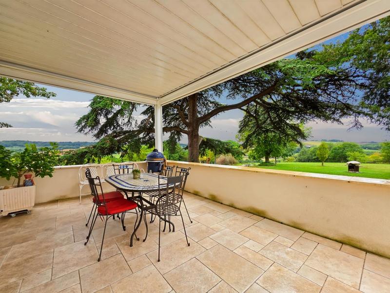 Demeure - 300 m² - 10 pièces