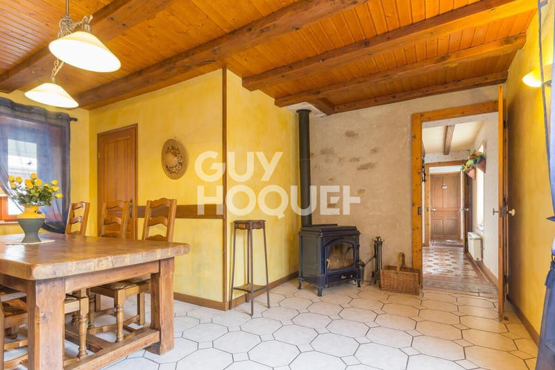 Maison - 220 m² - 8 pièces