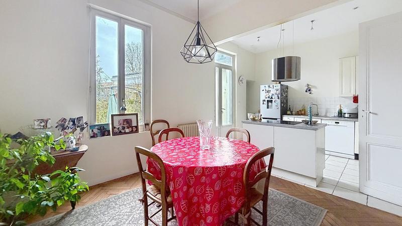 Maison de maîtres - 141 m² - 6 pièces