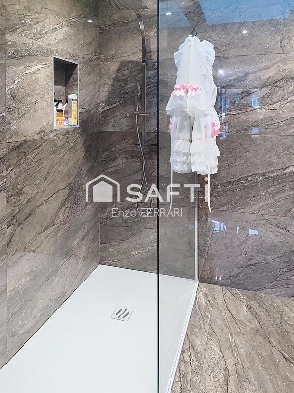 Villa - 220 m² - 6 pièces