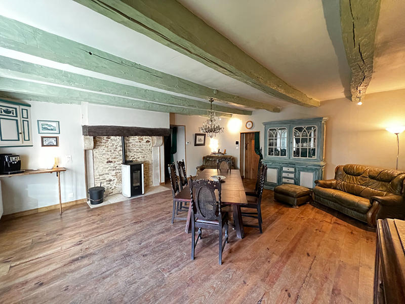 Maison - 196 m² - 7 pièces