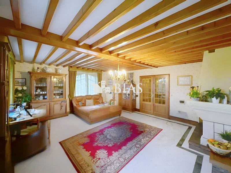 Maison - 179 m² - 7 pièces