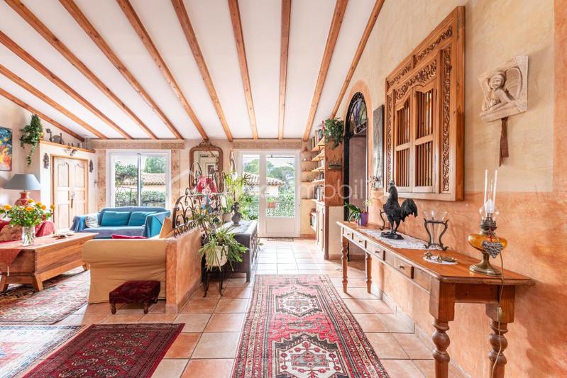 Maison - 250 m² - 10 pièces