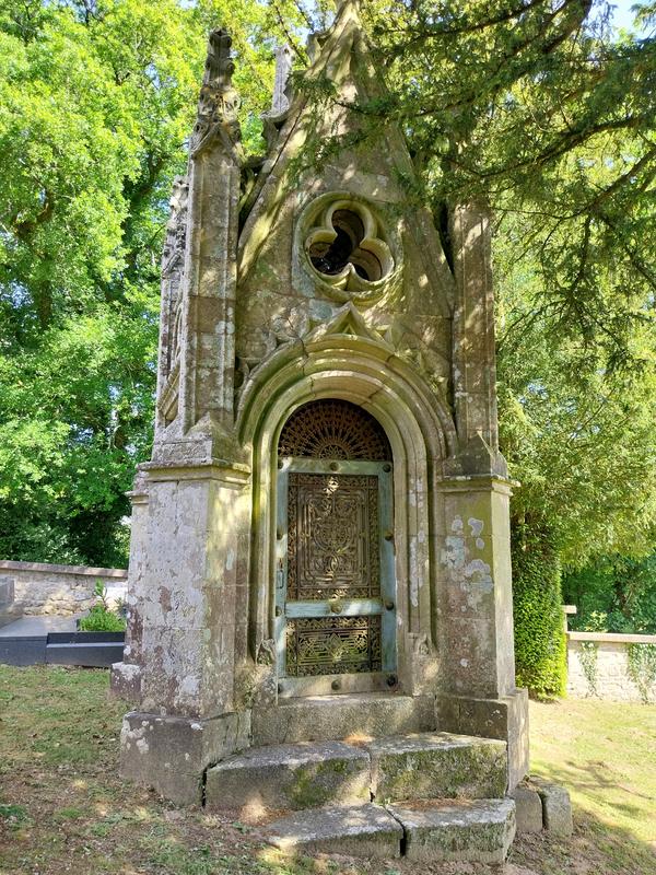 Six pieds sous terre