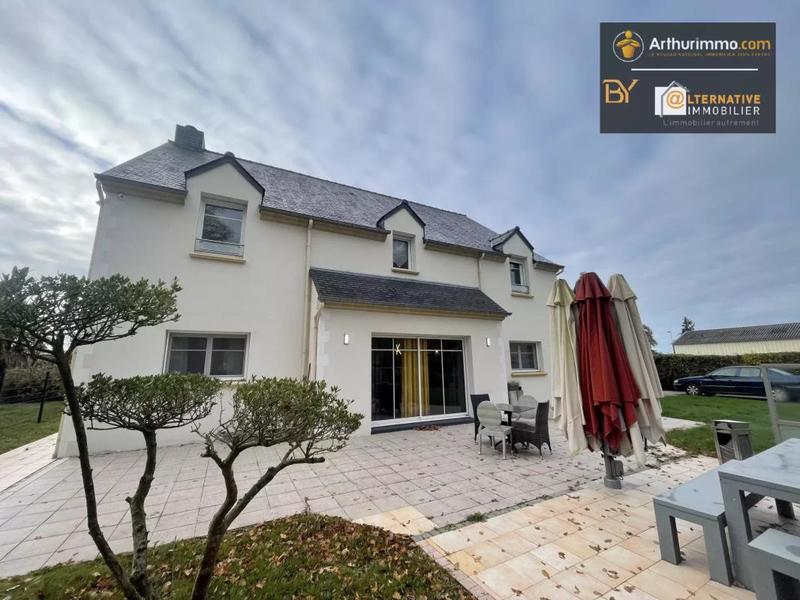 Maison - 244 m² - 9 pièces