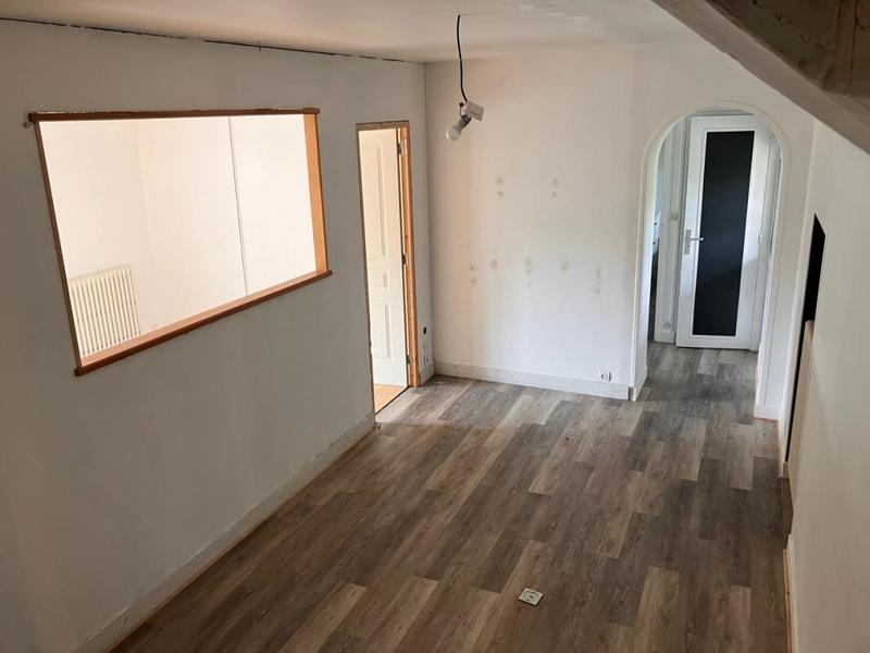Maison - 241 m² - 8 pièces