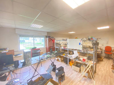 Local d'activité / Entrepôt - 84 m²