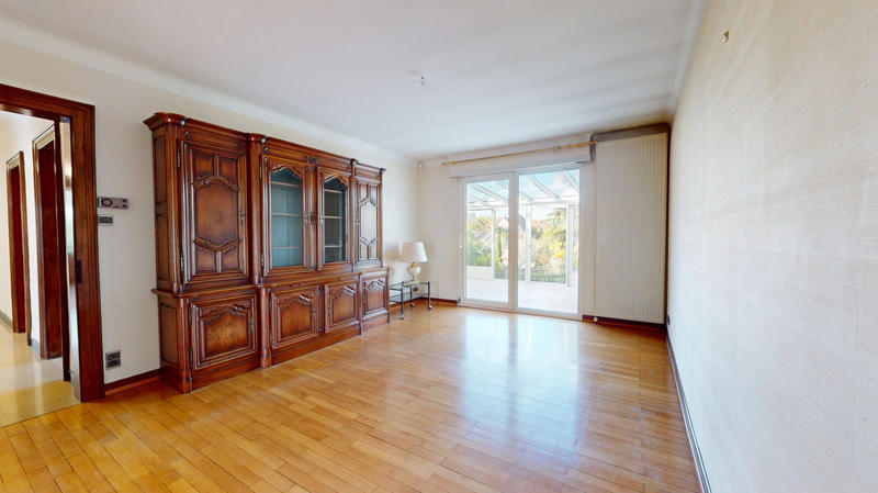 Maison - 226 m² - 7 pièces