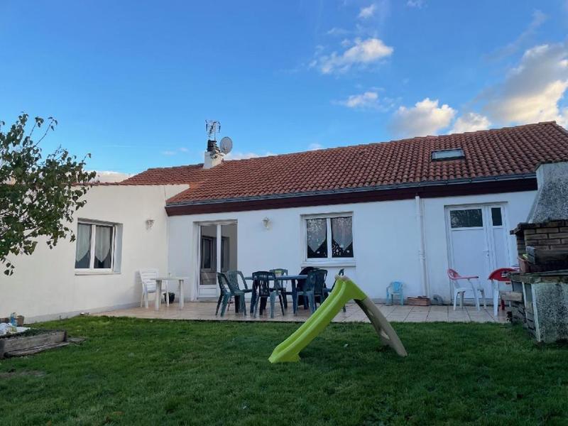 Maison - 94 m² - 5 pièces