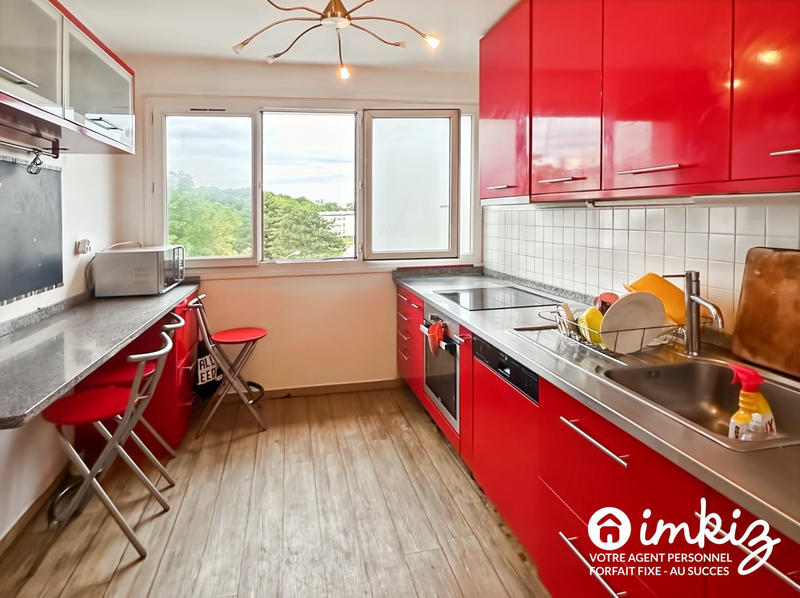 Appartement - 93 m² - 5 pièces