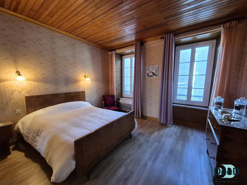 Maison ancienne - 187 m² - 6 pièces