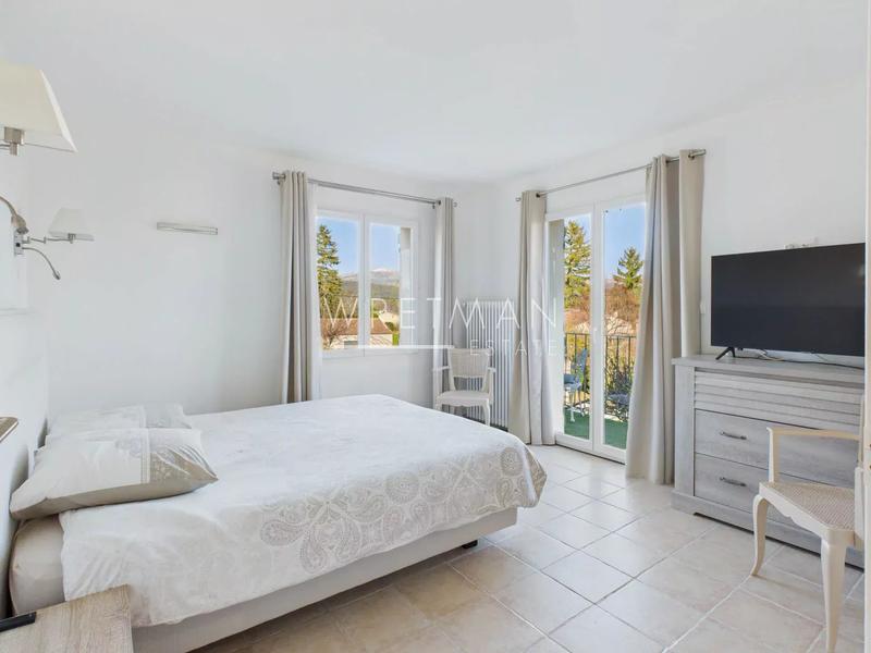 Villa - 167 m² - 7 pièces