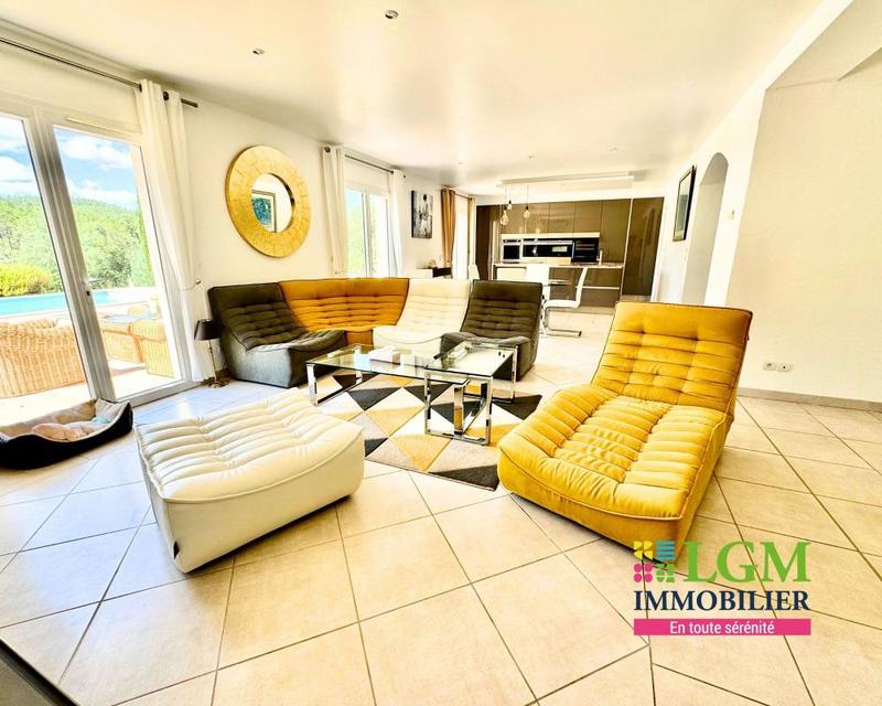 Villa - 206 m² - 6 pièces