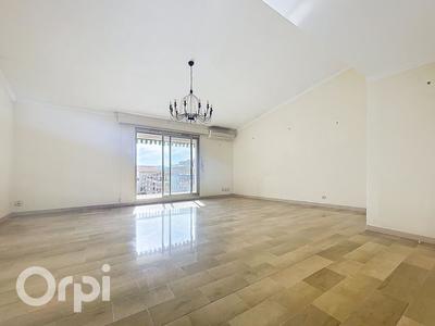 Appartement - 96 m² - 4 pièces