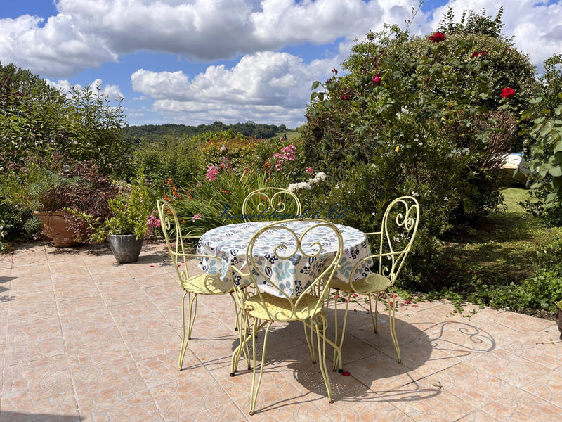 Maison - 183 m² - 9 pièces