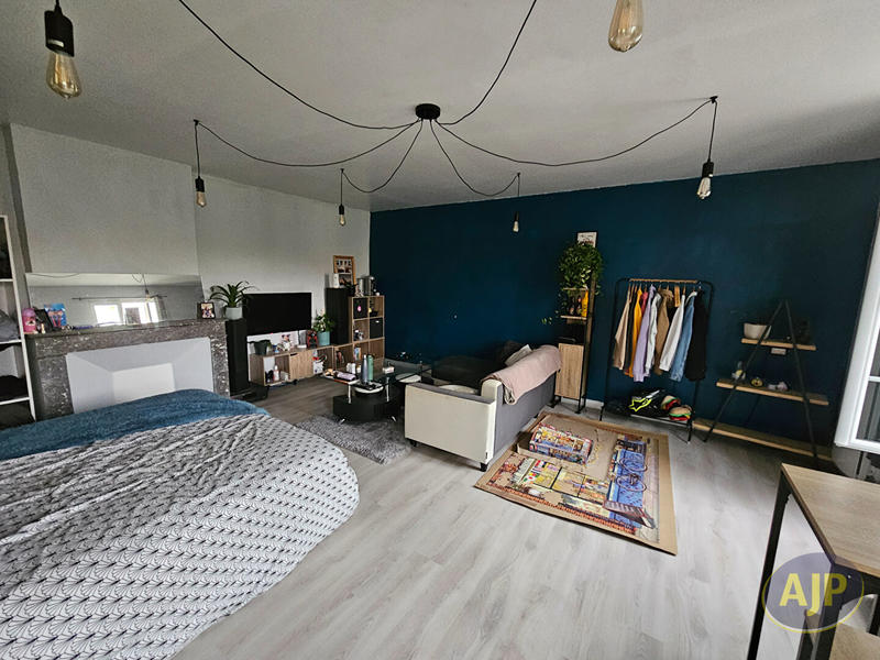 Maison - 313 m² - 13 pièces