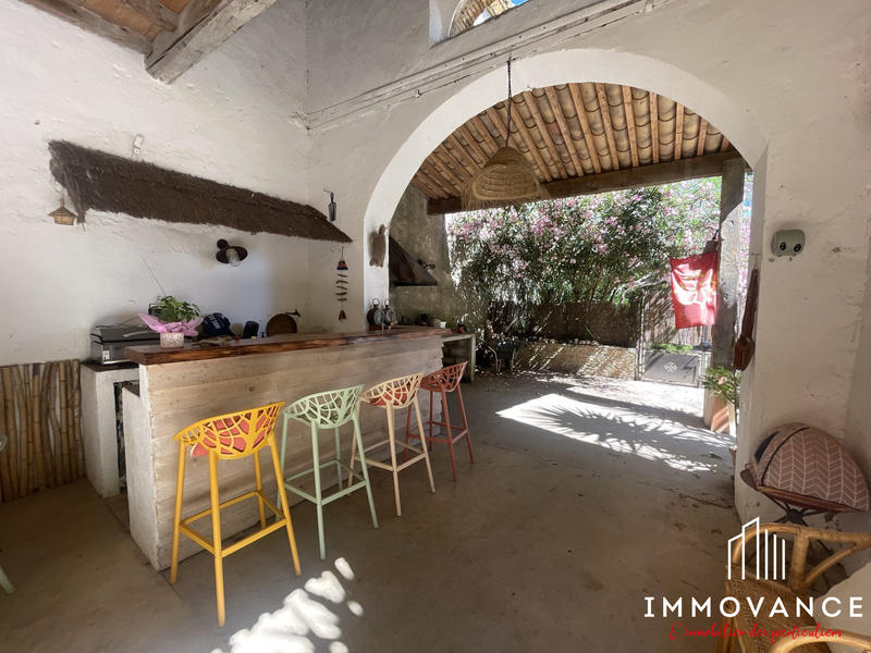 Maison - 747 m² - 23 pièces