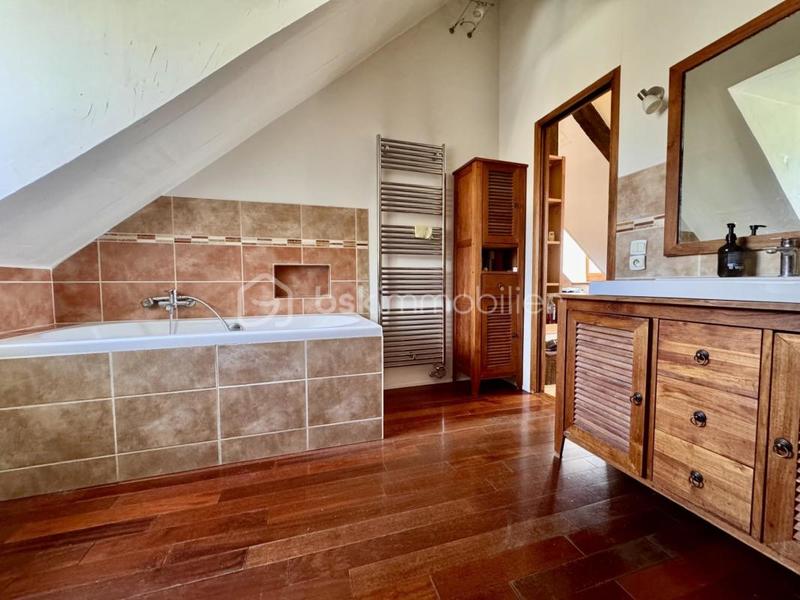 Demeure - 170 m² - 7 pièces