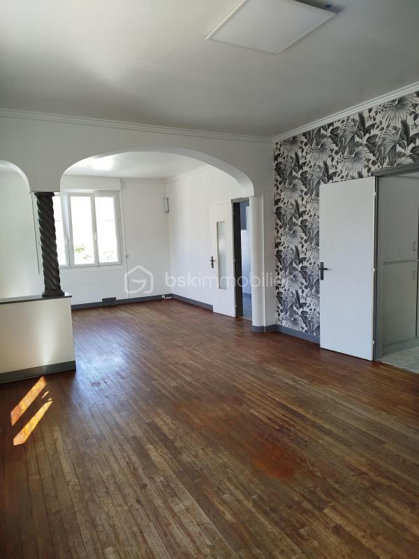 Pavillon - 180 m² - 9 pièces