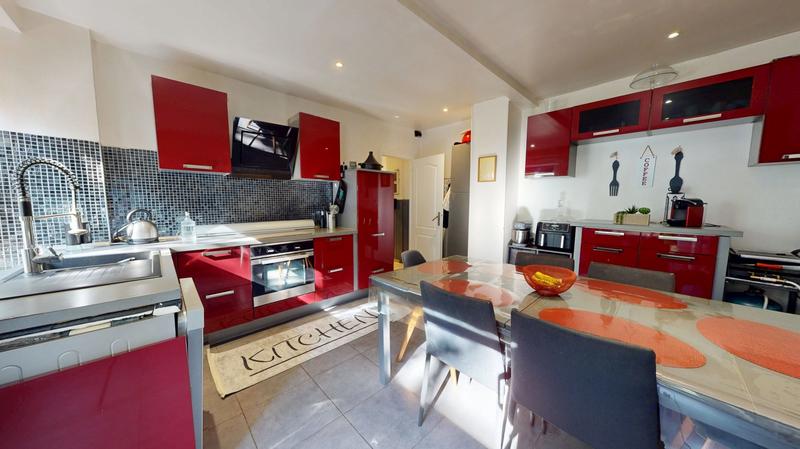 Maison - 150 m² - 8 pièces