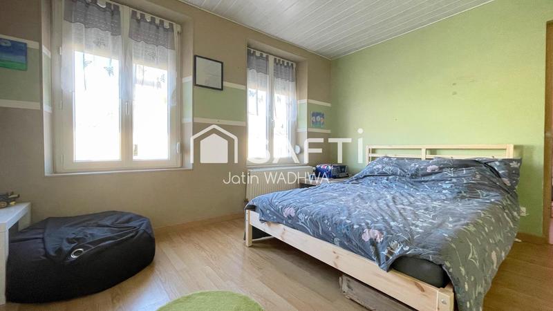 Maison - 198 m² - 8 pièces