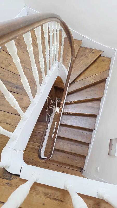 Maison - 235 m² - 10 pièces