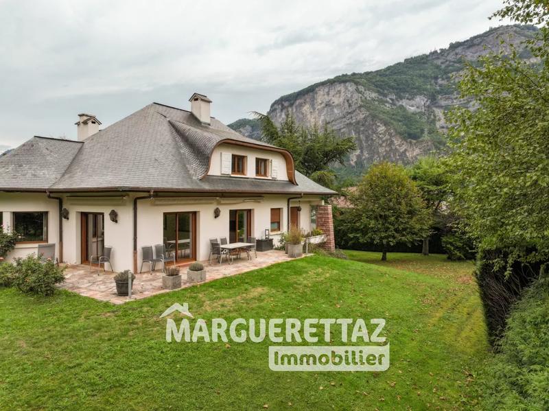 Villa - 290 m² - 8 pièces