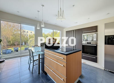 Maison - 190 m² - 8 pièces