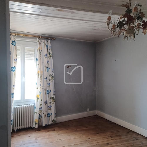 Maison - 95 m² - 8 pièces