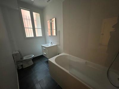 Studio - 30 m² - 1 pièce