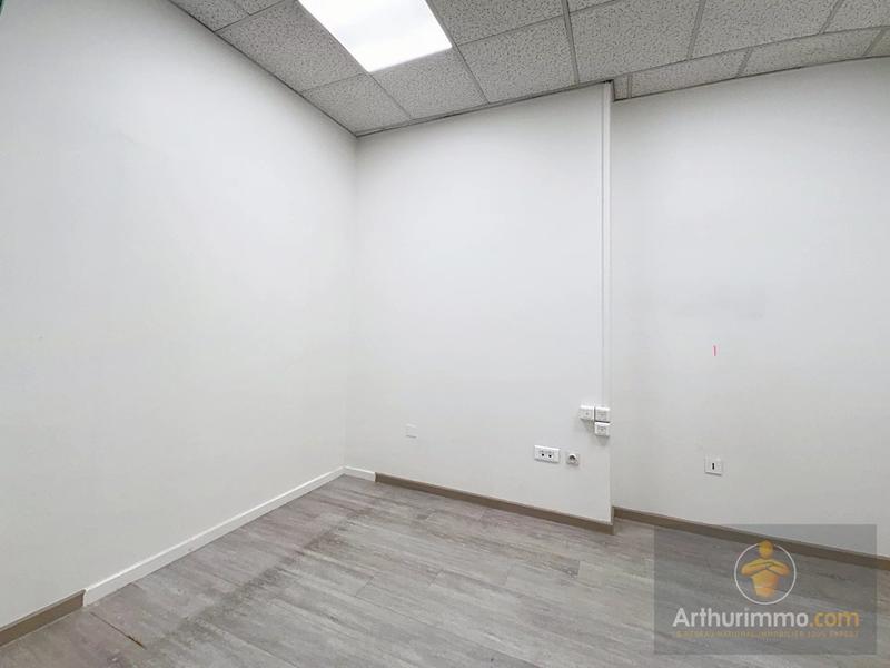 Bureau - 331 m² - 9 pièces