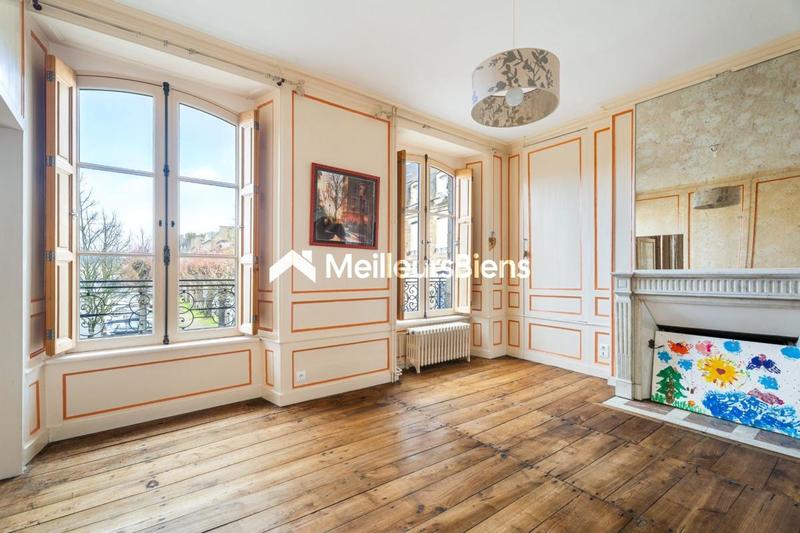 Maison de maîtres - 232 m² - 8 pièces