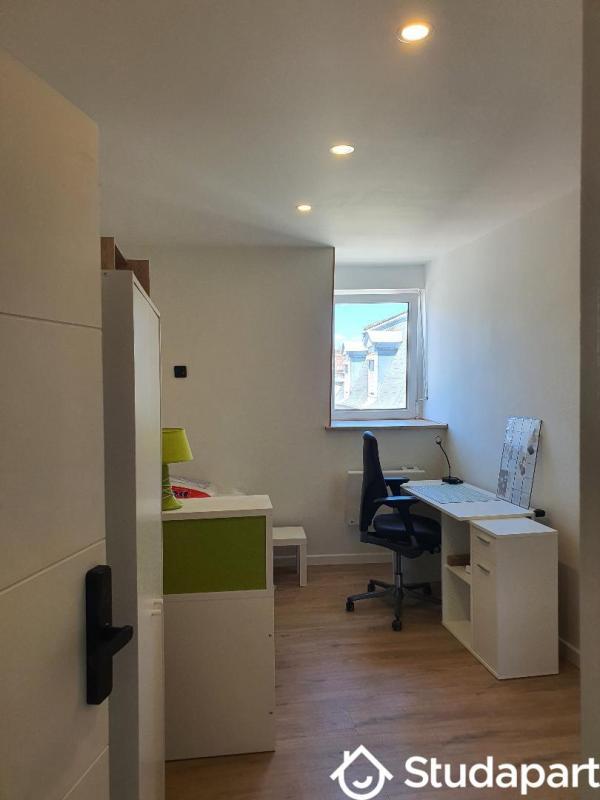 Chambre - 11 m² - 1 pièce