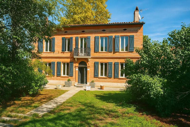 Maison - 301 m² - 11 pièces