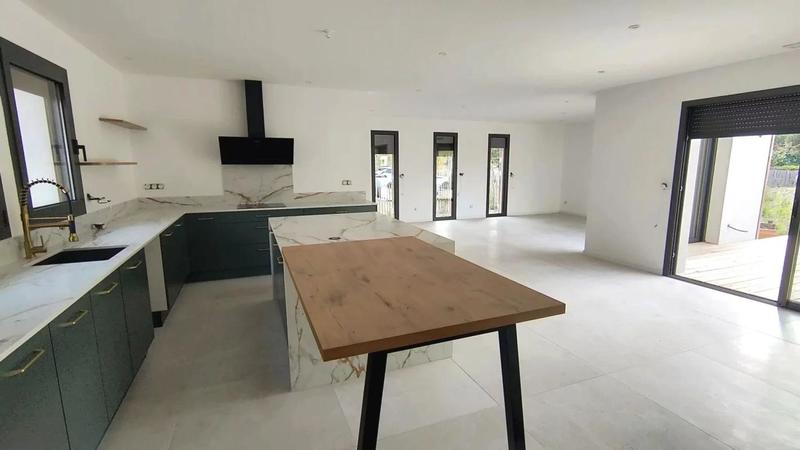 Maison - 135 m² - 5 pièces