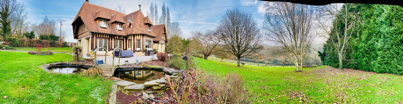 Maison - 268 m² - 8 pièces