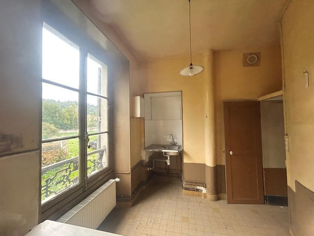 Propriété - 246 m² - 7 pièces