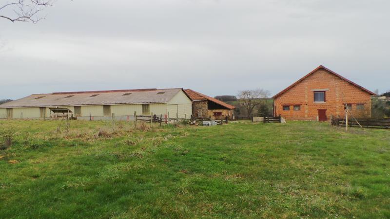 Maison - 1 400 m² - 10 pièces